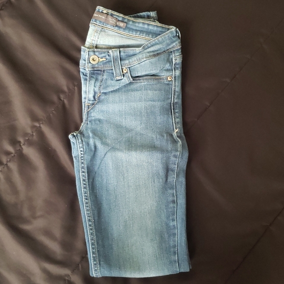 Levi's Demi Curve Jeans - Picture 2 of 5